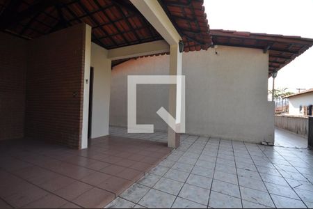 Casa à venda com 648m², 3 quartos e 4 vagasQuintal
