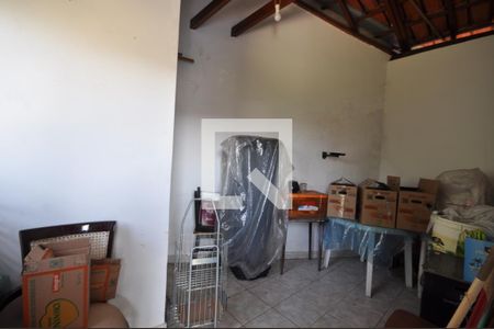 Casa à venda com 648m², 3 quartos e 4 vagasQuarto de Serviço
