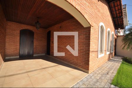 Casa à venda com 648m², 3 quartos e 4 vagasGaragem