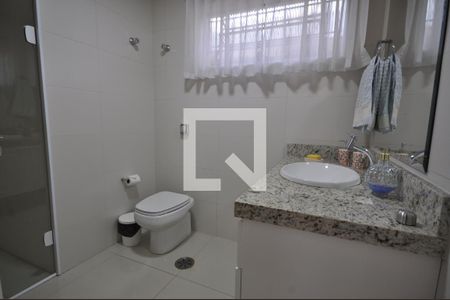 Casa à venda com 648m², 3 quartos e 4 vagasBanheiro Social