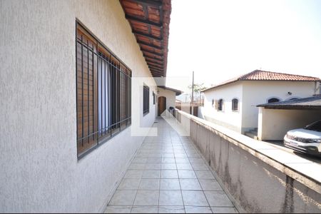 Casa à venda com 648m², 3 quartos e 4 vagasQuintal
