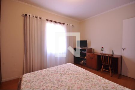 Casa à venda com 648m², 3 quartos e 4 vagasQuarto 2