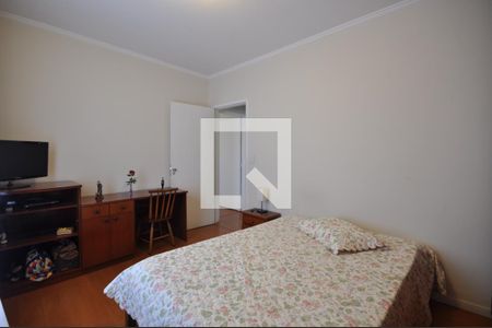 Casa à venda com 648m², 3 quartos e 4 vagasQuarto 2