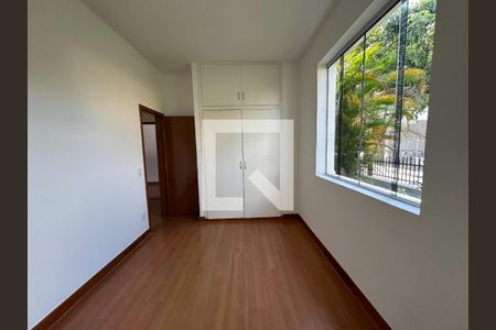 Casa à venda com 4 quartos, 290m² em Santa Rosa, Belo Horizonte