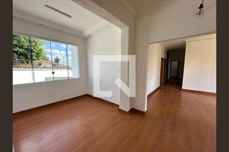 Casa à venda com 4 quartos, 290m² em Santa Rosa, Belo Horizonte
