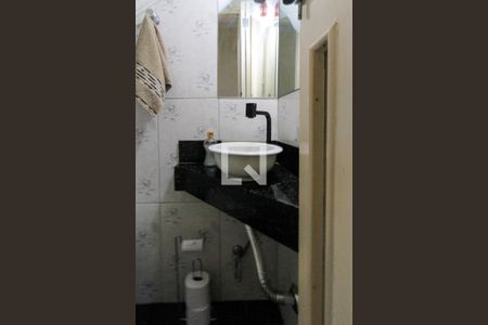 Casa à venda com 133m², 3 quartos e 2 vagasLavabo