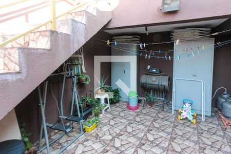 Casa à venda com 133m², 3 quartos e 2 vagasQuintal