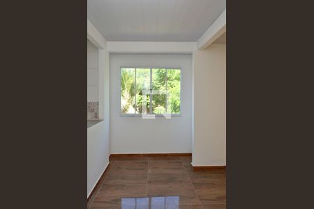 Sala de casa para alugar com 1 quarto, 40m² em Vargem Pequena, Rio de Janeiro