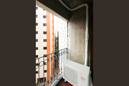 Varanda  de apartamento à venda com 1 quarto, 64m² em Vila Olímpia, São Paulo