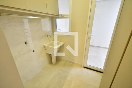 Casa de condomínio à venda com 105m², 3 quartos e 2 vagasÁrea de serviço 