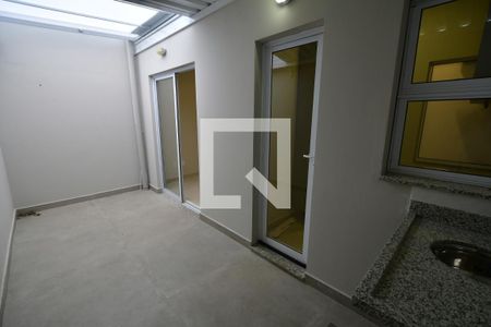 Casa de condomínio à venda com 105m², 3 quartos e 2 vagasÁrea de serviço 