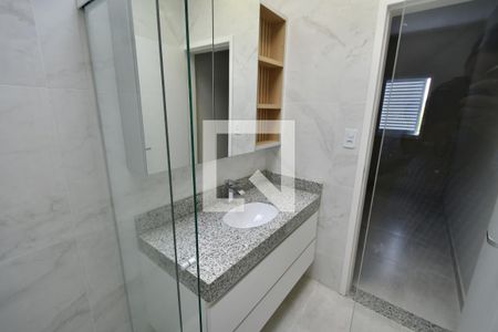 Casa de condomínio à venda com 105m², 3 quartos e 2 vagasBanheiro 2