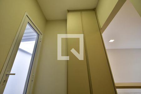 Casa de condomínio à venda com 105m², 3 quartos e 2 vagasÁrea de serviço 