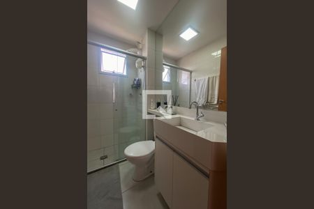 Banheiro de apartamento à venda com 2 quartos, 47m² em Jardim America, Belo Horizonte