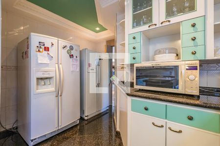 Casa de condomínio à venda com 806m², 4 quartos e 6 vagas Casa de condomínio à venda com 806m², 4 quartos e 6 vagasCozinha