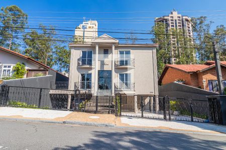Casa de condomínio à venda com 806m², 4 quartos e 6 vagas Casa de condomínio à venda com 806m², 4 quartos e 6 vagasFachada