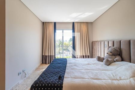 Casa de condomínio à venda com 806m², 4 quartos e 6 vagas Casa de condomínio à venda com 806m², 4 quartos e 6 vagasSuíte 1