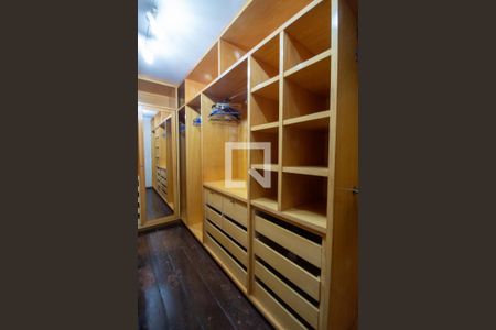 Apartamento à venda com 280m², 4 quartos e 2 vagasCloset da suíte 2