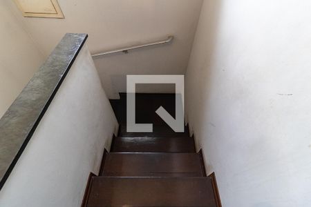 Escada de casa para alugar com 3 quartos, 180m² em Vila Gumercindo, São Paulo