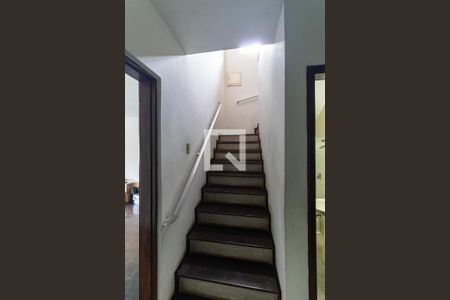 Escada de casa para alugar com 3 quartos, 180m² em Vila Gumercindo, São Paulo