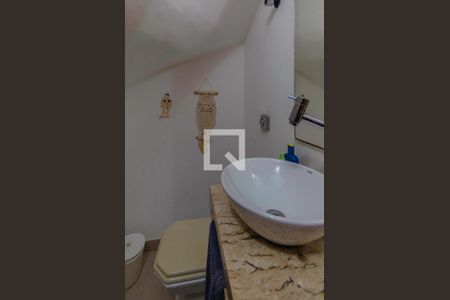 Casa à venda com 170m², 3 quartos e 2 vagas Casa à venda com 170m², 3 quartos e 2 vagasLavabo