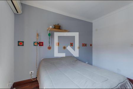 Casa à venda com 170m², 3 quartos e 2 vagas Casa à venda com 170m², 3 quartos e 2 vagasSuíte