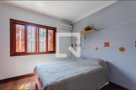 Casa à venda com 170m², 3 quartos e 2 vagas Casa à venda com 170m², 3 quartos e 2 vagasSuíte