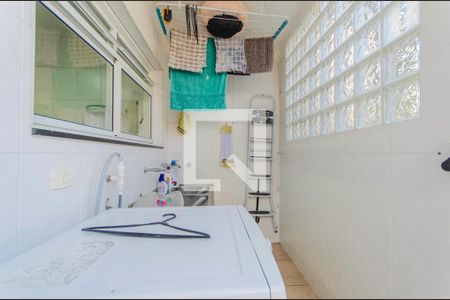 Casa à venda com 170m², 3 quartos e 2 vagas Casa à venda com 170m², 3 quartos e 2 vagasÁrea de Serviço