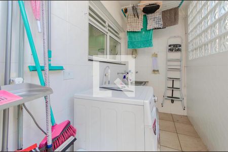 Casa à venda com 170m², 3 quartos e 2 vagas Casa à venda com 170m², 3 quartos e 2 vagasÁrea de Serviço