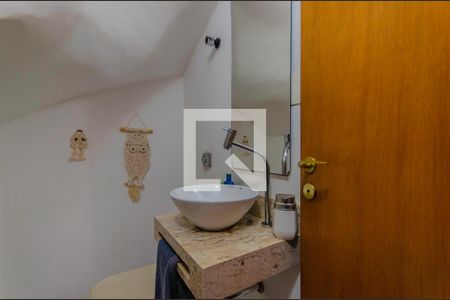 Casa à venda com 170m², 3 quartos e 2 vagas Casa à venda com 170m², 3 quartos e 2 vagasLavabo