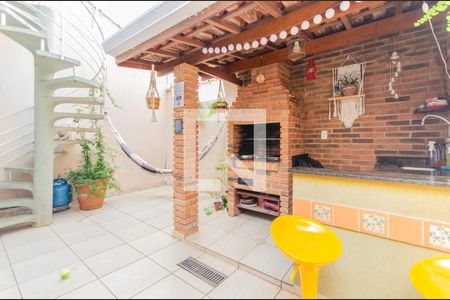 Casa à venda com 170m², 3 quartos e 2 vagas Casa à venda com 170m², 3 quartos e 2 vagasQuintal