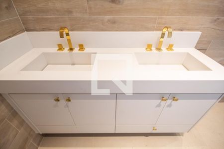 Apartamento para alugar com 170m², 3 quartos e 2 vagasBanheiro da Suíte 1