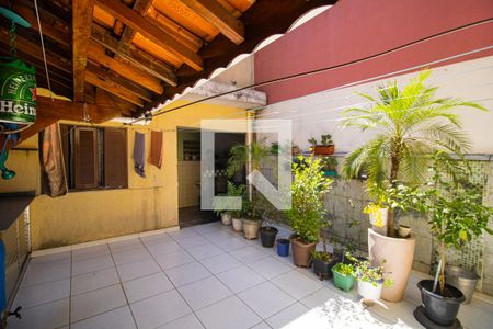 Casa à venda com 200m², 4 quartos e 2 vagasQuintal