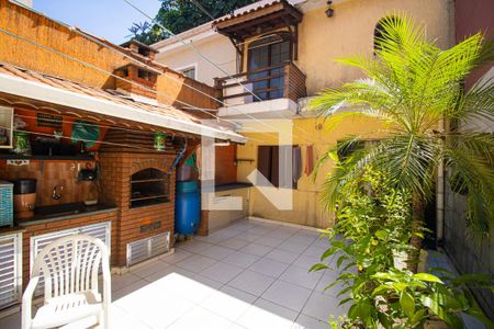 Casa à venda com 200m², 4 quartos e 2 vagasQuintal