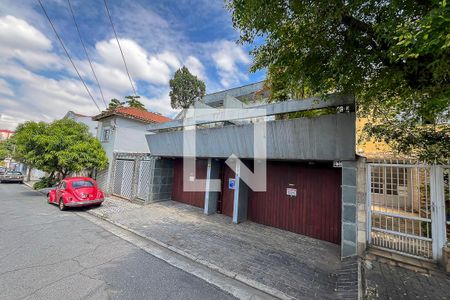 Casa à venda com 360m², 4 quartos e 3 vagasFachada