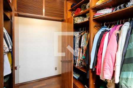 Casa à venda com 360m², 4 quartos e 3 vagasCloset suíte 1
