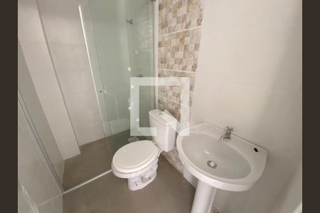 Banheiro de apartamento para alugar com 1 quarto, 32m² em Jardim Algarve, Viamão
