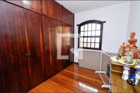 Quarto1 de casa para alugar com 4 quartos, 150m² em Sagrada Família, Belo Horizonte
