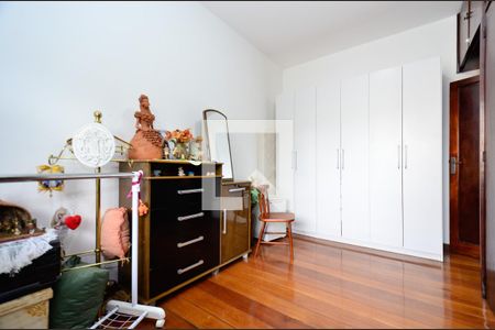 Quarto1 de casa para alugar com 4 quartos, 400m² em Sagrada Família, Belo Horizonte