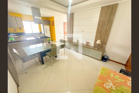 Sala de TVSala de TV de apartamento para alugar com 2 quartos, 100m² em Ingleses do Rio Vermelho, Florianópolis