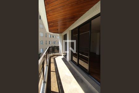 Varanda de apartamento à venda com 4 quartos, 210m² em Vila Nova Conceição, São Paulo
