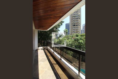 Varanda de apartamento à venda com 4 quartos, 210m² em Vila Nova Conceição, São Paulo