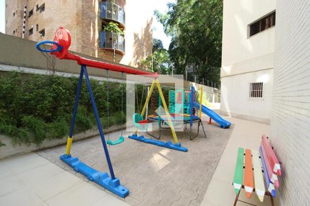 Apartamento à venda com 210m², 4 quartos e 3 vagasÁrea Comum - Playground