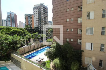 Apartamento à venda com 210m², 4 quartos e 3 vagasVista da Suíte 1