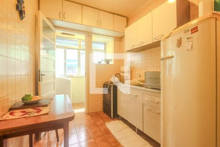 Cozinha  de apartamento à venda com 1 quarto, 50m² em Humaitá, Porto Alegre