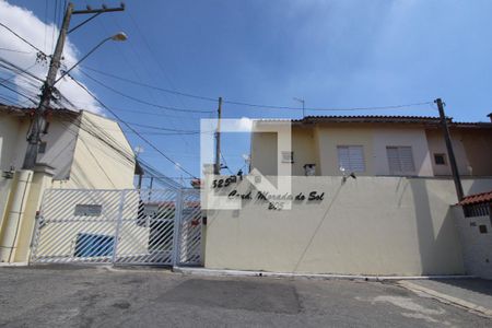 Casa de condomínio para alugar com 72m², 3 quartos e 2 vagasFachada e portaria