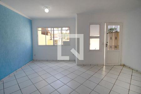 Sala de casa de condomínio para alugar com 3 quartos, 72m² em Jardim São Conrado, Sorocaba