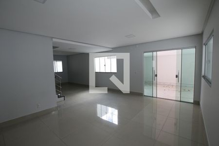 Sala de casa para alugar com 4 quartos, 399m² em Moinho dos Ventos, Goiânia
