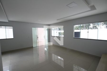 Sala de casa para alugar com 4 quartos, 399m² em Moinho dos Ventos, Goiânia