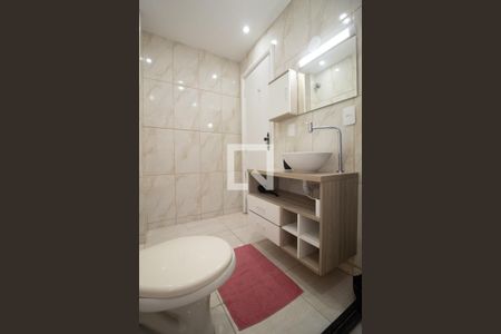 Banheiro social de apartamento para alugar com 1 quarto, 65m² em Copacabana, Rio de Janeiro